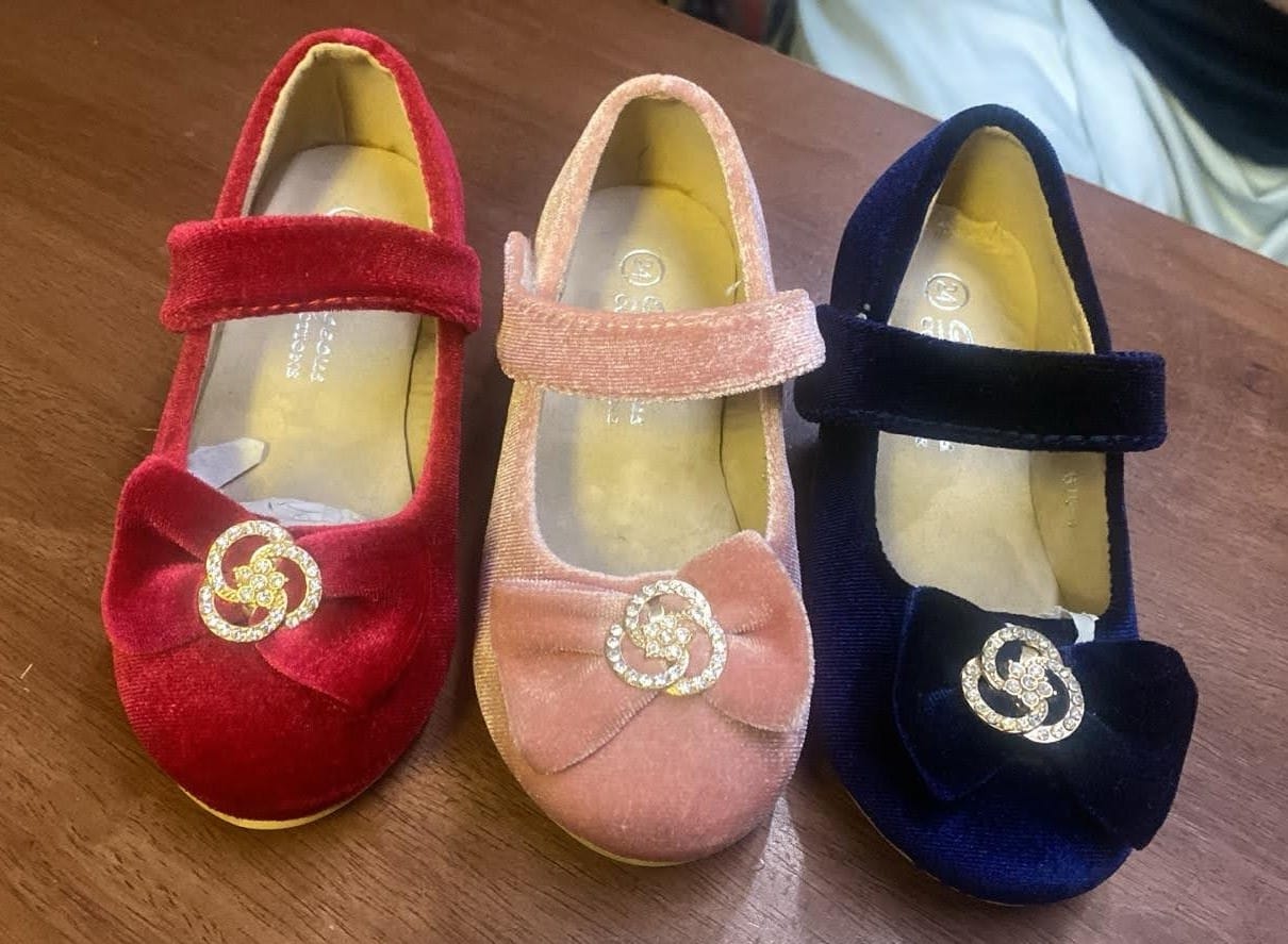 Girls velvet party shoes