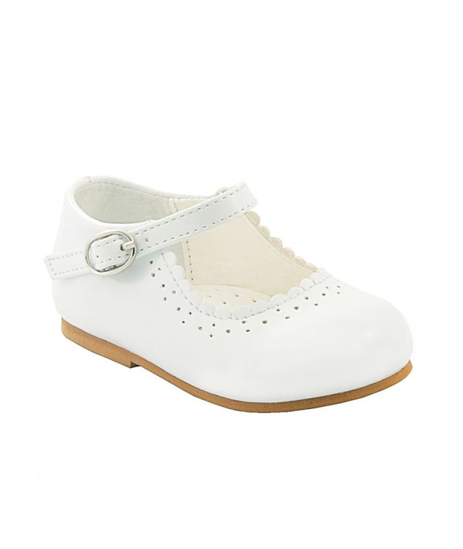 Mary jane patent shoe